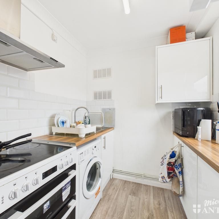 2 bedroom flat to rent - Photo 1