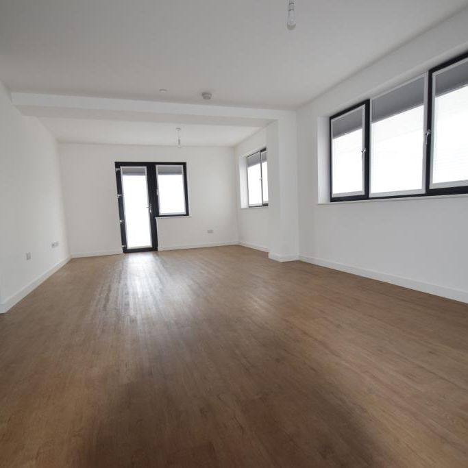 Victoria Avenue, Southend On Sea, Essex, SS2 - Photo 1