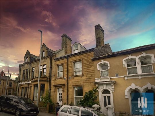 1 bedroom in a house share to rent - Photo 1