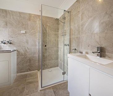 FANTASTIC LOCATION | SECONDS TO BEACH | LOW MAINTENANCE - Photo 5