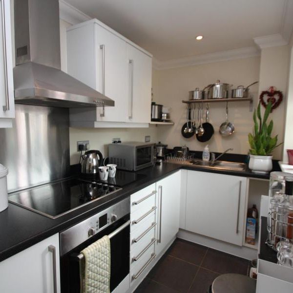 Tudor Court, Woking, Surrey, GU21 - Photo 1