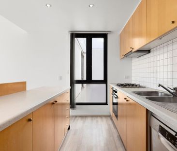 Effortless urban living! - Photo 2