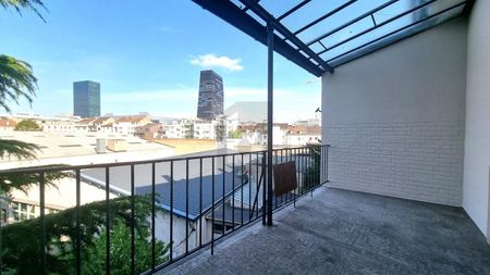 EXCLUSIVE ON TWO FLOORS WITH BALCONY AND VIEW - Photo 2