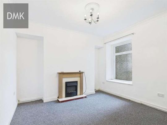 Carmarthen Road, Fforestfach, Swansea, SA5 - Photo 1