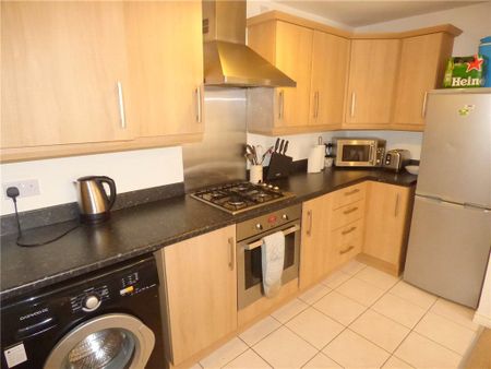 Clean & Spacioud Two Bedroom Flat for Rent in Derby - Photo 2