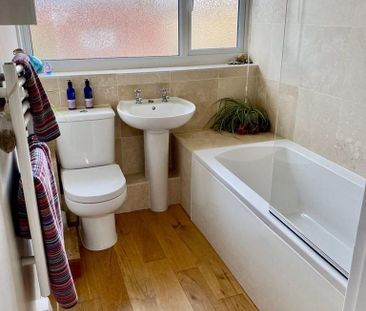 3 bedroom semi-detached house to rent - Photo 6