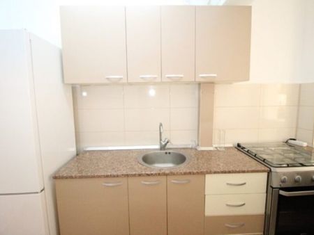 Cismigiu, inchiriere garsoniera spatioasa, bloc Liric, - Photo 2