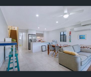 Charming Two-Storey Home in Fitzgibbon - Photo 2