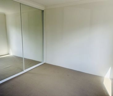Freshly Renovated 2-Bedroom Apartment in Prime Location - Photo 1