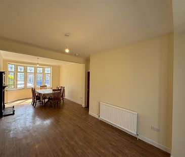 3 Bedroom House - Mid Terrace To Let - Photo 1