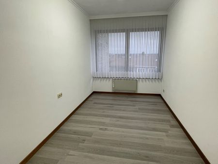 Opgefrist appartement gelegen op de 3e verdieping in het gebouw "residentie Blommendael" - Foto 2