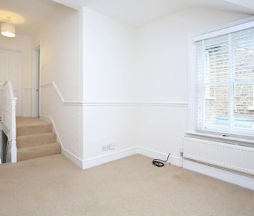 2 bedroom end of terrace house to rent - Photo 2