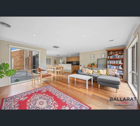 70 Faversham Ave, Lake Gardens, Vic 3355 - Photo 1