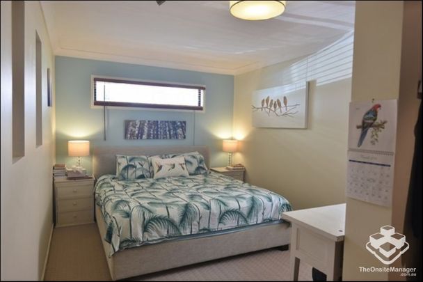 2. Your Oasis Awaits: Vacant Cottage-Style Home in Nerang - Photo 1