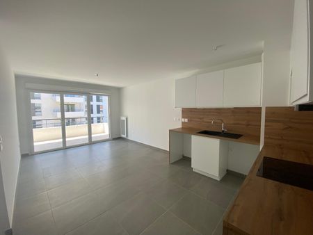 Location Appartement 2 pièces 41m² FREJUS 83600 - Photo 3