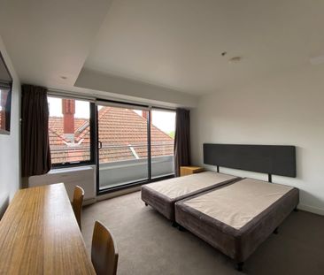 STUDIO ON ST KILDA BLVD - Photo 4