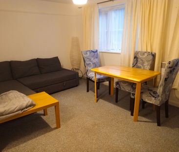 1 Bed Flat, Wensleydale, LU2 - Photo 2