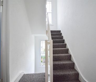 2 bedroom Flat To Let - Photo 1
