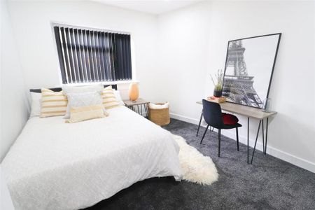 1 bedroom in a house share to rent - Photo 4