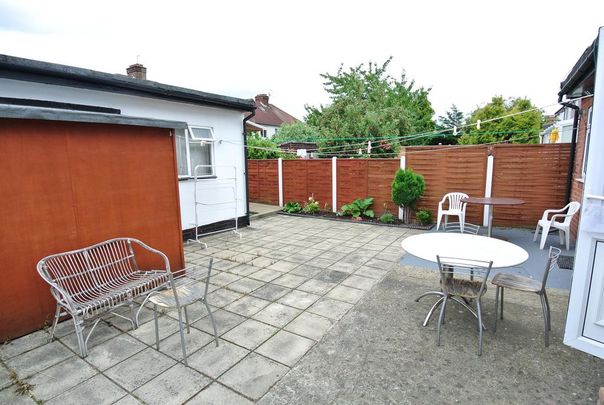 1 bedroom in a house share to rent - Photo 1