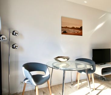 Mitten in der City - Apartment mit Balkon Nähe Barbarossaplatz - Photo 1