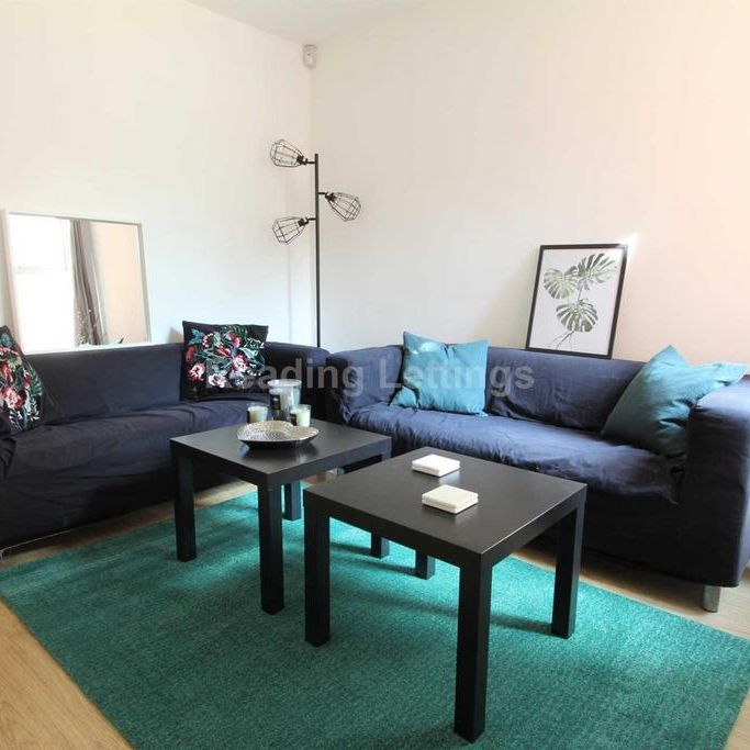 6 bedroom terraced house to rent - Photo 1