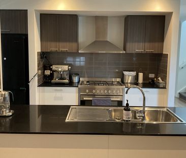 EXCEUTIVE 5 BEDROOM HOME IN CURLEWIS WITH OCEAN VIEWS. - Photo 6