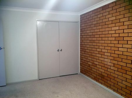 Two Bedroom Unit in South Tamworth - Photo 2