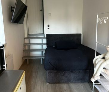 Studio Flat, Valley Road, NG5 - Photo 1