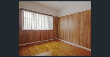 A Great Find in Gwynneville! - Photo 3