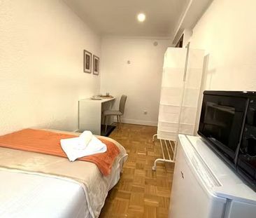 Avenida de Fuenlabrada, Leganés, Community of Madrid 28912 - Photo 1