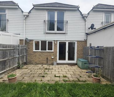 3 bedroom terraced house to rent - Photo 2