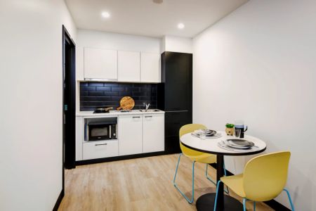 Two Bedroom Apartment Silver - Photo 2