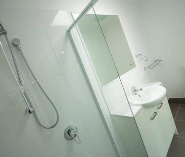 MODERN THREE BEDROOM FULLY AIR CONDITIONED TOWNHOUSE - Photo 6