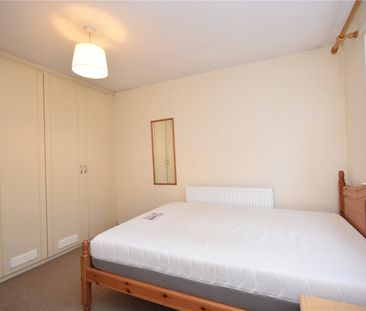 17, Swallow Close, Shadwell, Leeds, West Yorkshire, LS17 8XL - Photo 2