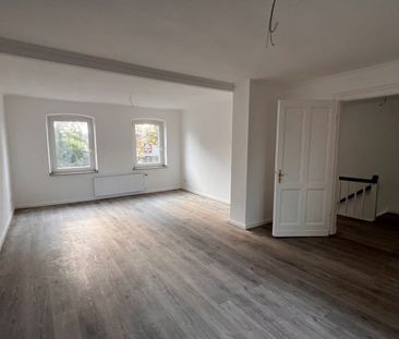 Komplett renovierte, wunderschöne 2,5-Zimmer-Altbauwohnung mit 2 Ba... - Photo 5