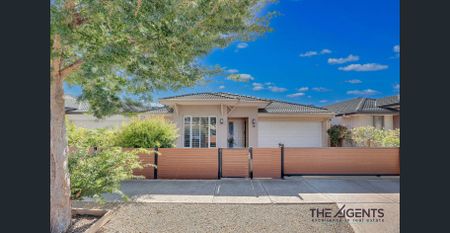 Perfect Family Home with Multiple Living Areas & Modern Comforts - Photo 5