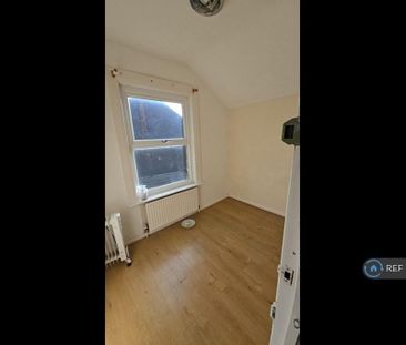 5 bedroom end of terrace house to rent - Photo 5