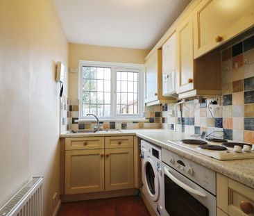 2 bedroom semi-detached house to rent - Photo 3