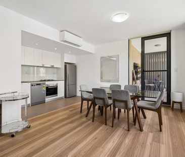 Modern One Bedroom Apartment – Newly Refreshed - Photo 2