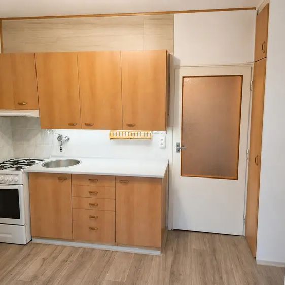 Pronájem bytu 2+kk + balkon, 43 m - Fotografie 1