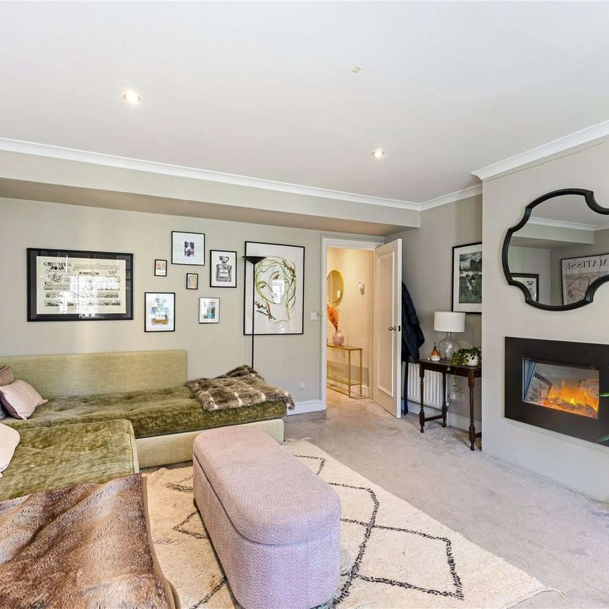 A lovely two bedroom first floor apartment situated in Fulham - Photo 1