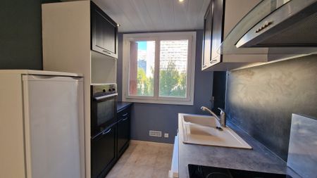 Location Appartement 3 pièces 58m² MARSEILLE 9ème - Photo 4