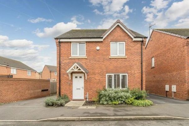 , Kingswinford, DY6 - Photo 1
