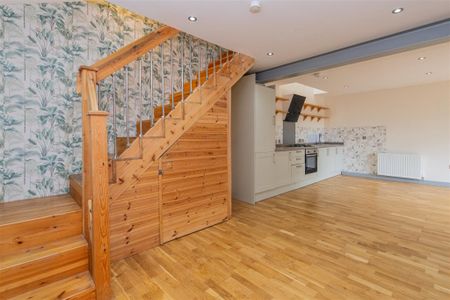 2 bed House - Mid Terrace To Let - Photo 4