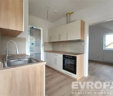 Pronájem bytu 2+kk, celková výměra 52 m - Fotografie 2