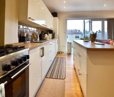 Room in a Shared House, Brunswick Avenue, N11 - Photo 4