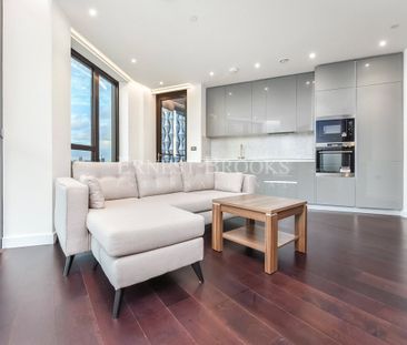 Haines House, 10 Charles Clowes Walk, Nine Elms, SW11 - Photo 1