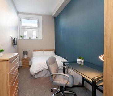 6 bedroom flat to rent - Photo 4