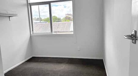 PUTARURU - 3 BEDROOM - Photo 2